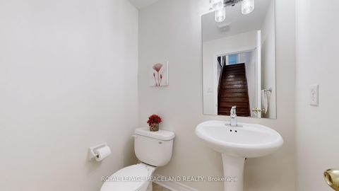 Photo 17 at 15 Westolivia Trail, Patterson, Vaughan
