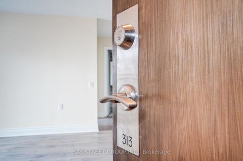 Photo 2 at 313 - 21 Hillcrest Avenue, Willowdale East, Toronto