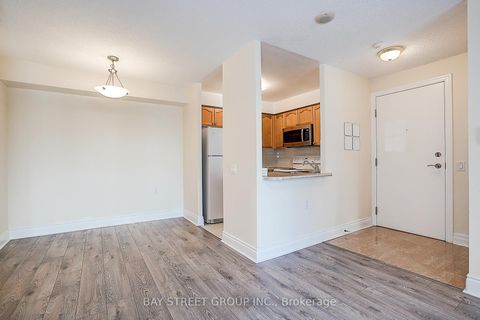 Photo 11 at 313 - 21 Hillcrest Avenue, Willowdale East, Toronto