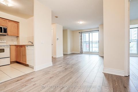 Photo 14 at 313 - 21 Hillcrest Avenue, Willowdale East, Toronto