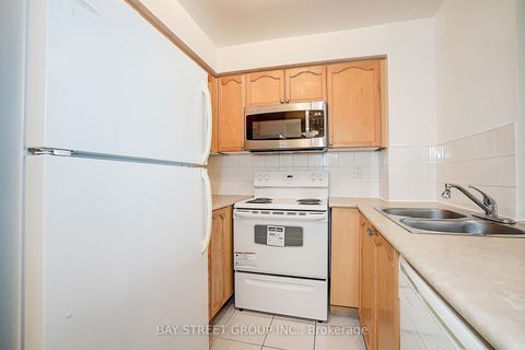 Photo 18 at 313 - 21 Hillcrest Avenue, Willowdale East, Toronto