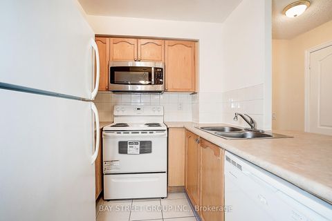 Photo 19 at 313 - 21 Hillcrest Avenue, Willowdale East, Toronto