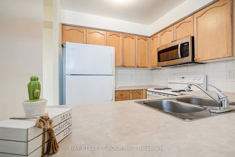 Photo 21 at 313 - 21 Hillcrest Avenue, Willowdale East, Toronto