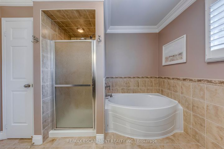 Photo 29 at 1246 Saddler Circle, GA Glen Abbey, Oakville