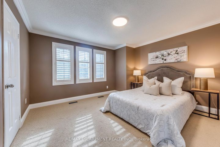 Photo 33 at 1246 Saddler Circle, GA Glen Abbey, Oakville