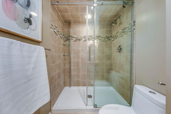 Photo 35 at 1246 Saddler Circle, GA Glen Abbey, Oakville