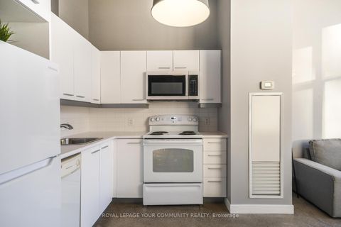 Photo 4 at 304 - 569 King Street E, Moss Park, Toronto