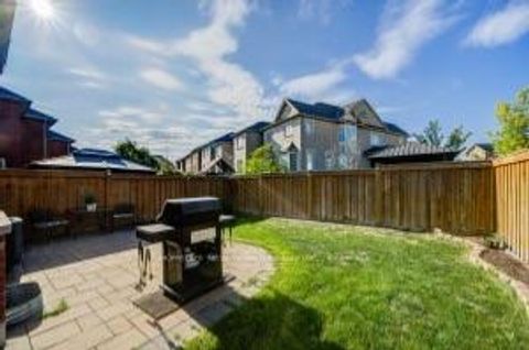 Photo 6 at 2 London Pride Drive, Jefferson, Richmond Hill