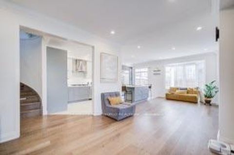 Photo 15 at 2 London Pride Drive, Jefferson, Richmond Hill