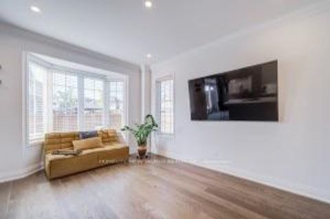 Photo 19 at 2 London Pride Drive, Jefferson, Richmond Hill