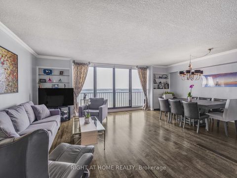 Photo 2 at 1624 - 33 Harbour Square, Waterfront Communities C1, Toronto