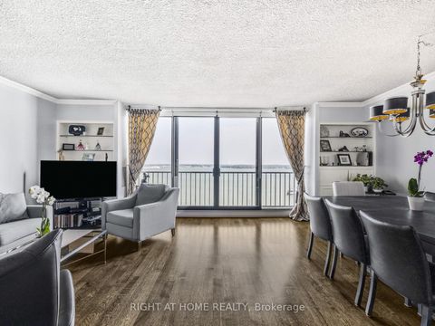 Photo 3 at 1624 - 33 Harbour Square, Waterfront Communities C1, Toronto