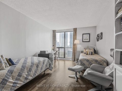 Photo 22 at 1624 - 33 Harbour Square, Waterfront Communities C1, Toronto