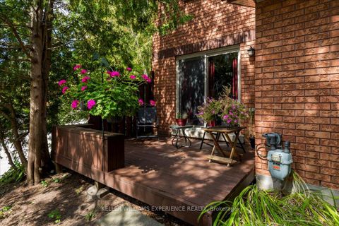 Photo 19 at 15 Shadowood Road, Ardagh, Barrie