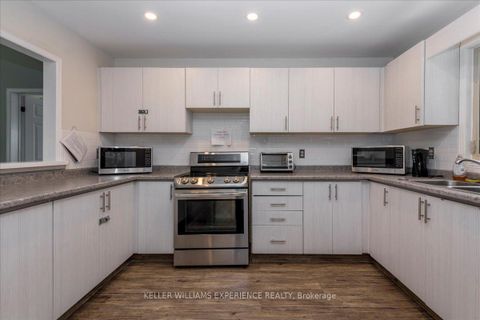 Photo 28 at 15 Shadowood Road, Ardagh, Barrie
