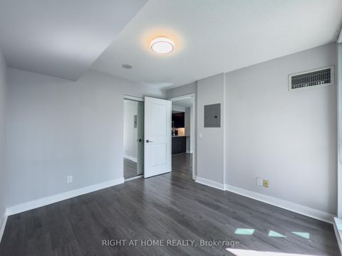 Photo 12 at 806 - 1 Scott Street, Waterfront Communities C8, Toronto