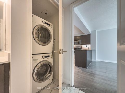 Photo 27 at 806 - 1 Scott Street, Waterfront Communities C8, Toronto