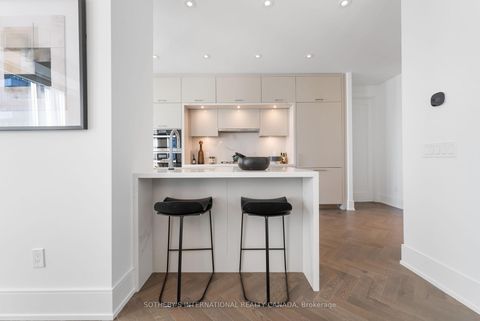 Photo 2 at 1105 - 455 Wellington Street W, Waterfront Communities C1, Toronto Photo 2 at 1105 - 455 Wellington Street W, Waterfront Communities C1, Toronto