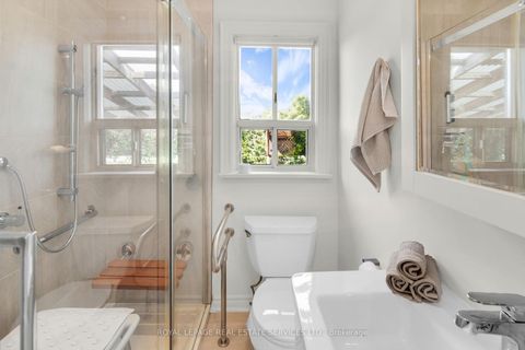 Photo 15 at 16 Redfern Avenue, CFB, Toronto