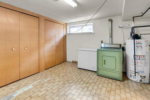 Photo 26 at 16 Redfern Avenue, CFB, Toronto
