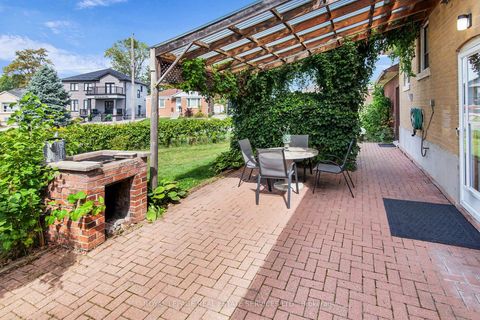 Photo 32 at 16 Redfern Avenue, CFB, Toronto