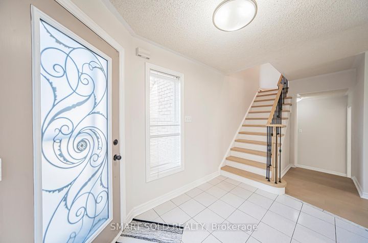 Photo 1 at 5685 Bell Harbour Drive, Central Erin Mills, Mississauga