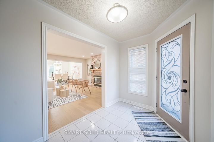 Photo 2 at 5685 Bell Harbour Drive, Central Erin Mills, Mississauga