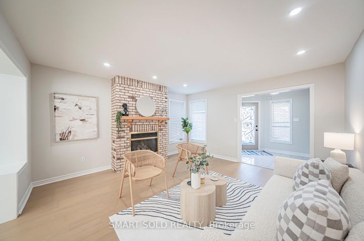 Photo 4 at 5685 Bell Harbour Drive, Central Erin Mills, Mississauga