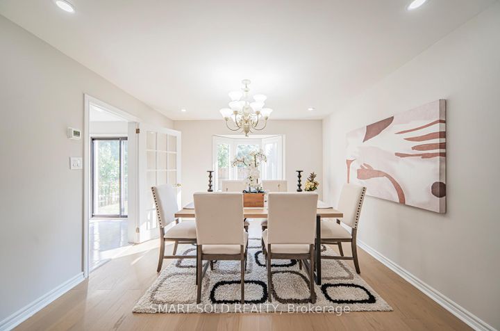 Photo 6 at 5685 Bell Harbour Drive, Central Erin Mills, Mississauga