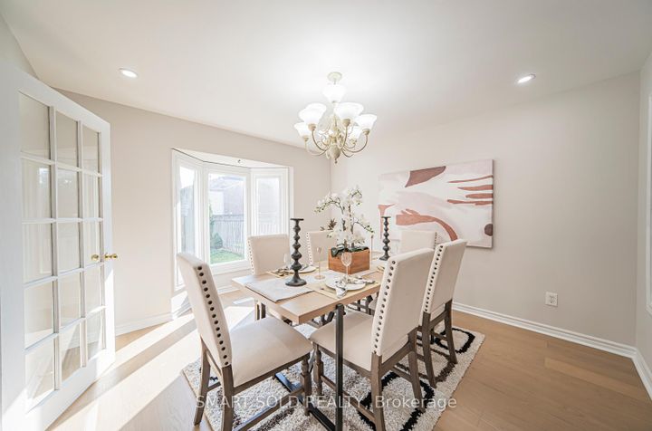 Photo 7 at 5685 Bell Harbour Drive, Central Erin Mills, Mississauga