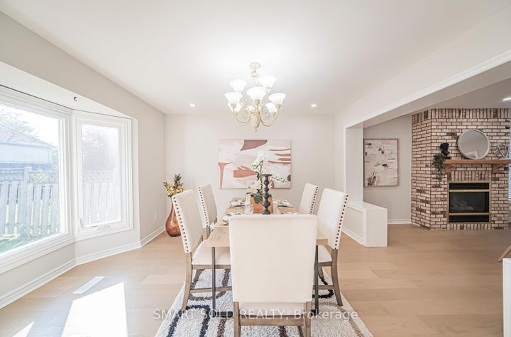 Photo 8 at 5685 Bell Harbour Drive, Central Erin Mills, Mississauga
