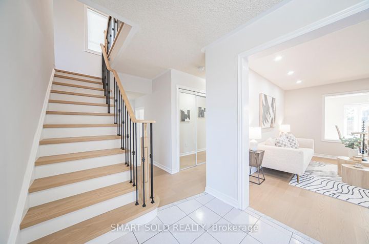 Photo 18 at 5685 Bell Harbour Drive, Central Erin Mills, Mississauga