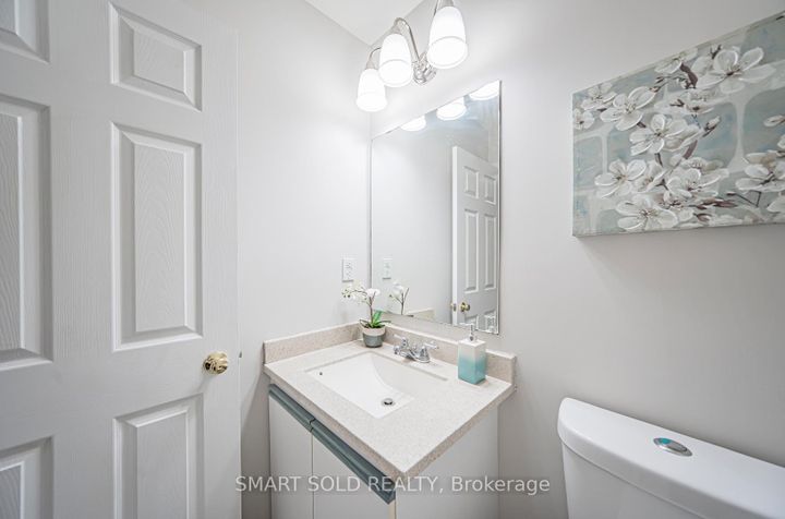 Photo 19 at 5685 Bell Harbour Drive, Central Erin Mills, Mississauga