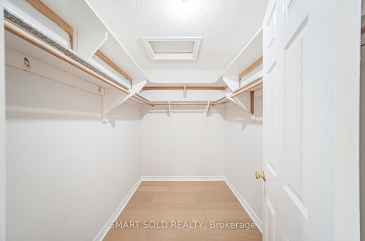 Photo 23 at 5685 Bell Harbour Drive, Central Erin Mills, Mississauga