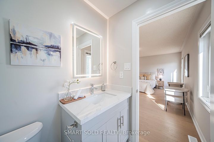 Photo 24 at 5685 Bell Harbour Drive, Central Erin Mills, Mississauga