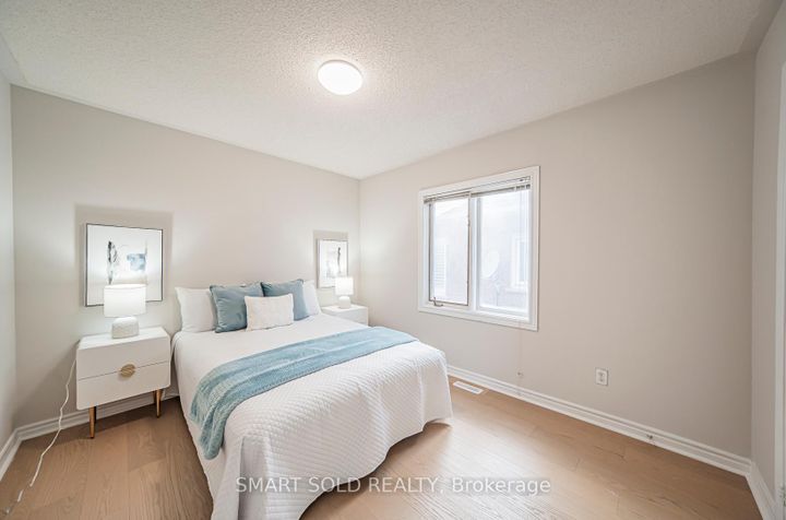 Photo 31 at 5685 Bell Harbour Drive, Central Erin Mills, Mississauga