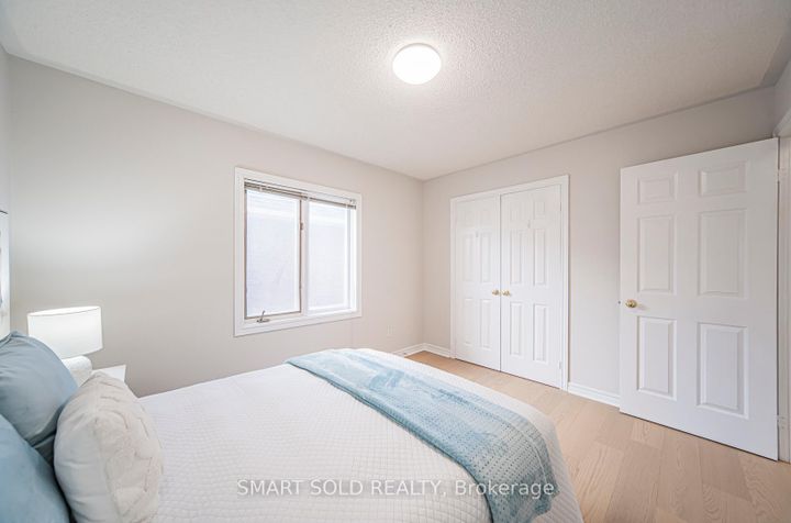 Photo 32 at 5685 Bell Harbour Drive, Central Erin Mills, Mississauga
