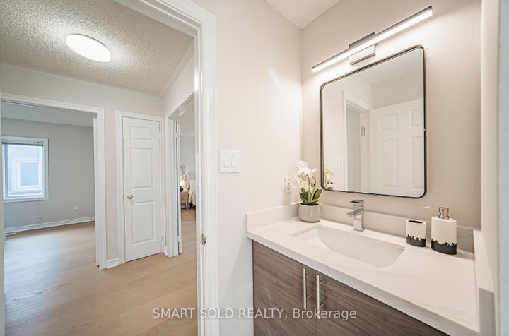 Photo 34 at 5685 Bell Harbour Drive, Central Erin Mills, Mississauga