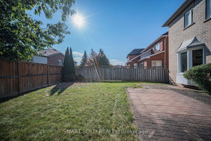 Photo 36 at 5685 Bell Harbour Drive, Central Erin Mills, Mississauga