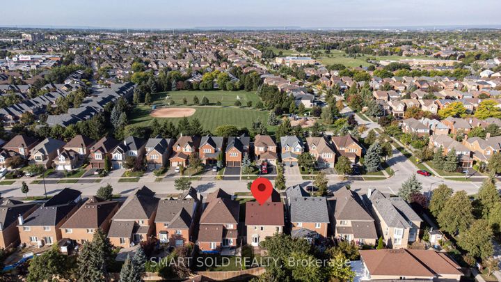 Photo 38 at 5685 Bell Harbour Drive, Central Erin Mills, Mississauga