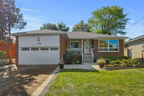 Photo 0 at 17 Oldborough Circle, Don Valley Village, Toronto
