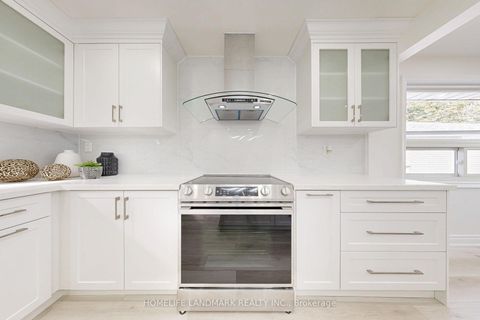 Photo 16 at 17 Oldborough Circle, Don Valley Village, Toronto