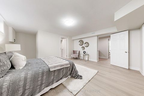 Photo 41 at 17 Oldborough Circle, Don Valley Village, Toronto