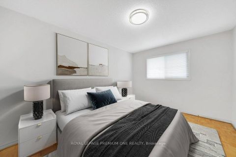 Photo 15 at 67 Embassy Drive, East Woodbridge, Vaughan