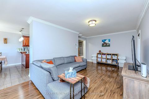 Photo 5 at 72 Beaverbrook Crescent, Rural Vaughan, Vaughan