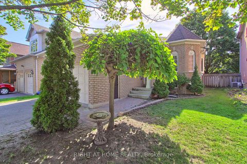 Photo 1 at 290 Clearmeadow Boulevard, Summerhill Estates, Newmarket