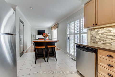 Photo 16 at 290 Clearmeadow Boulevard, Summerhill Estates, Newmarket