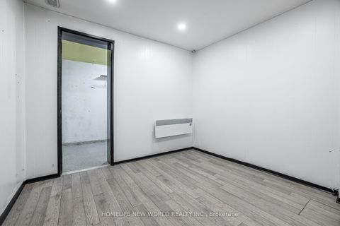 Photo 18 at 192 Combe Avenue, Bathurst Manor, Toronto