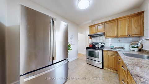 Photo 9 at 33 Savarin Street, Eglinton East, Toronto Photo 9 at 33 Savarin Street, Eglinton East, Toronto