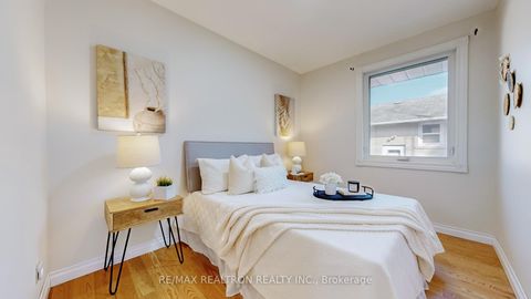 Photo 11 at 33 Savarin Street, Eglinton East, Toronto